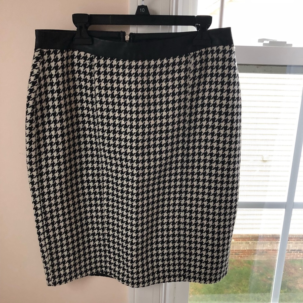 FOREVER 21 Houndstooth Skirt